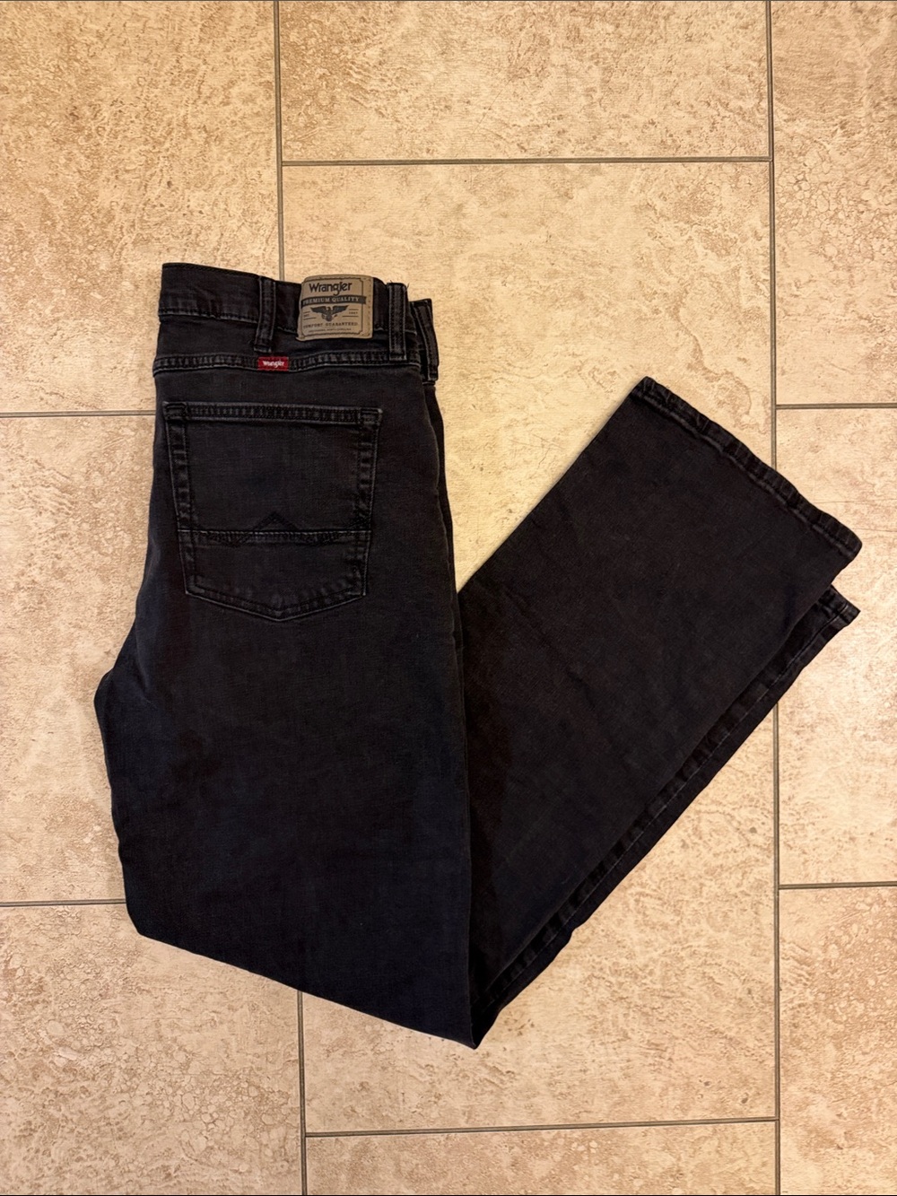 Men's wrangler relaxed boot Black Straight-Leg Jeans size 36x32